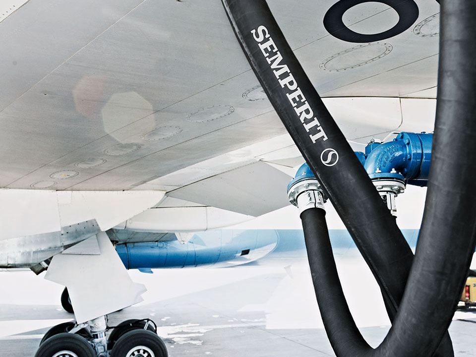 航空給油機器販売